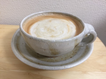 できたコーヒーをエアロチーノで調理した写真