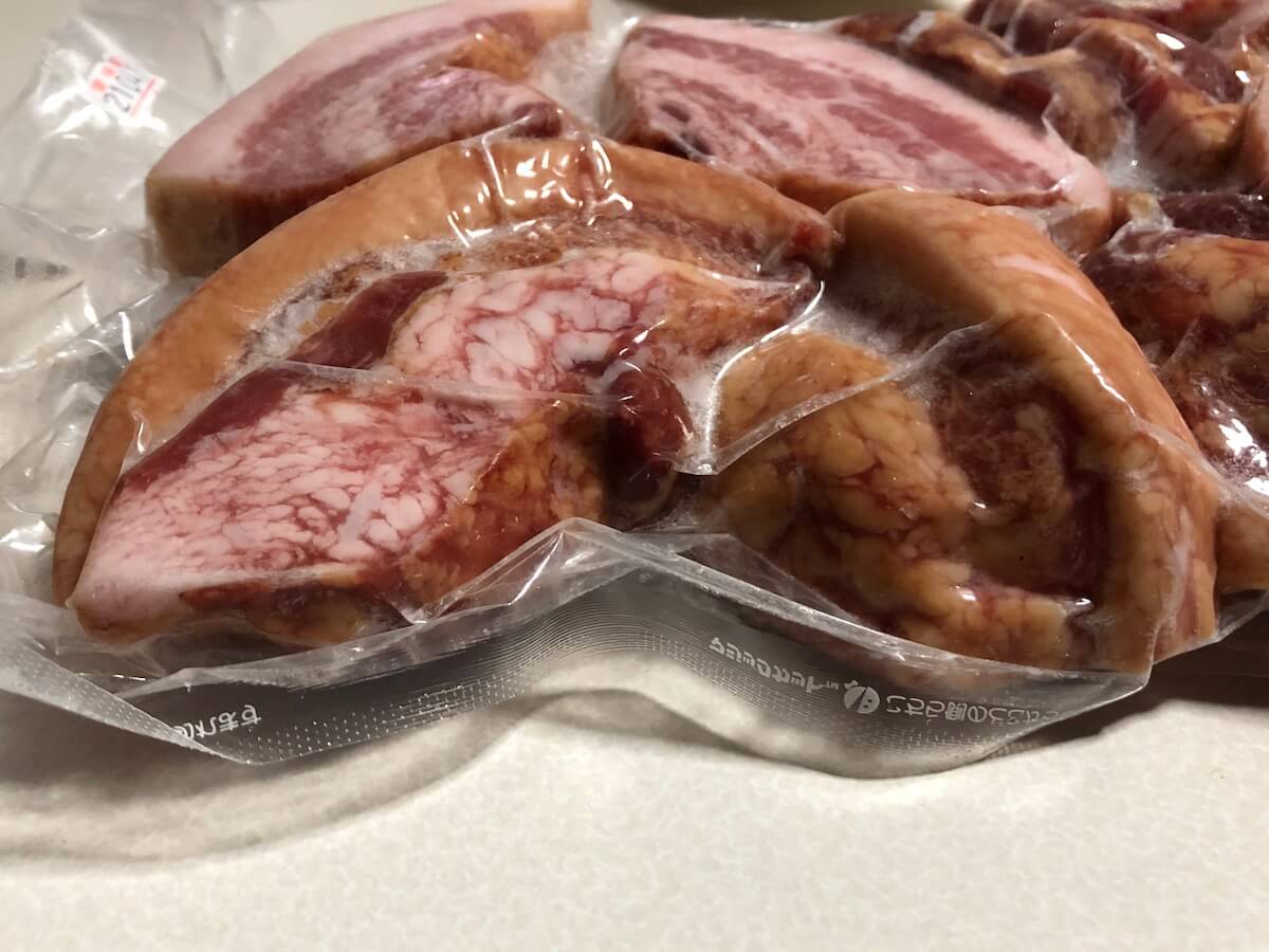 あぶらぎった肉が食べたくなって『かまどおばぁの豚とろベーコン』を買ってみた！